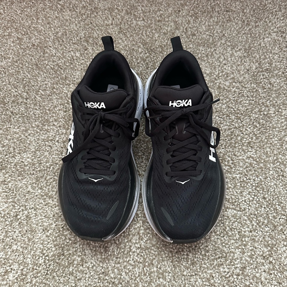 Hoka bondi 8 sneakers